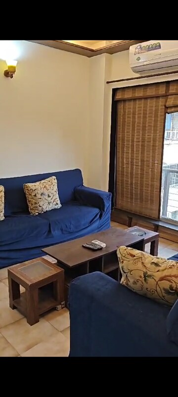 Living Room in 1.5 BHK Apartment at Kanchan CHS, Bandra West – for Rent