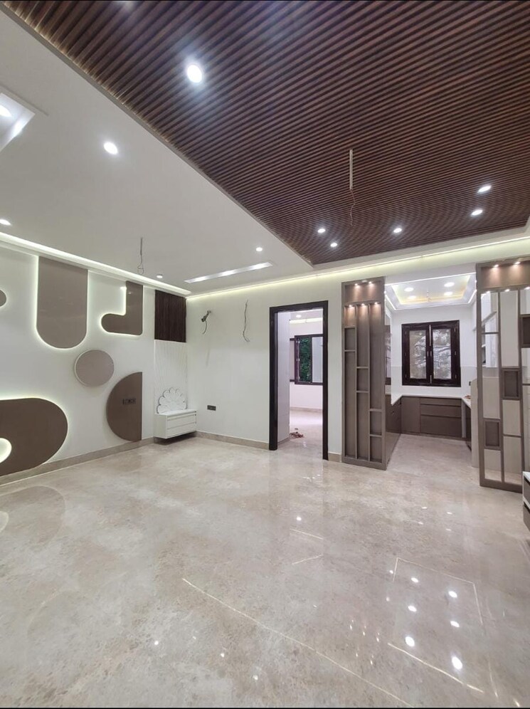 undefined, kirti nagar 4 Bedroom 3000 Sq.Ft. Builder Floor In Kirti Nagar Delhi 8173578