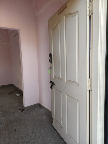 Building Lobby in 1 BHK Builder Floor at Halasuru – for Rent