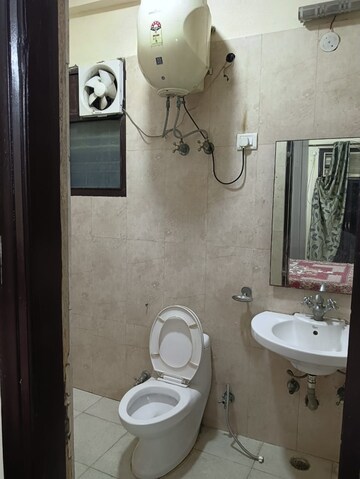 Bathroom in 2 BHK Builder Floor at Uday Arden 45, Sector 45 – for Rent