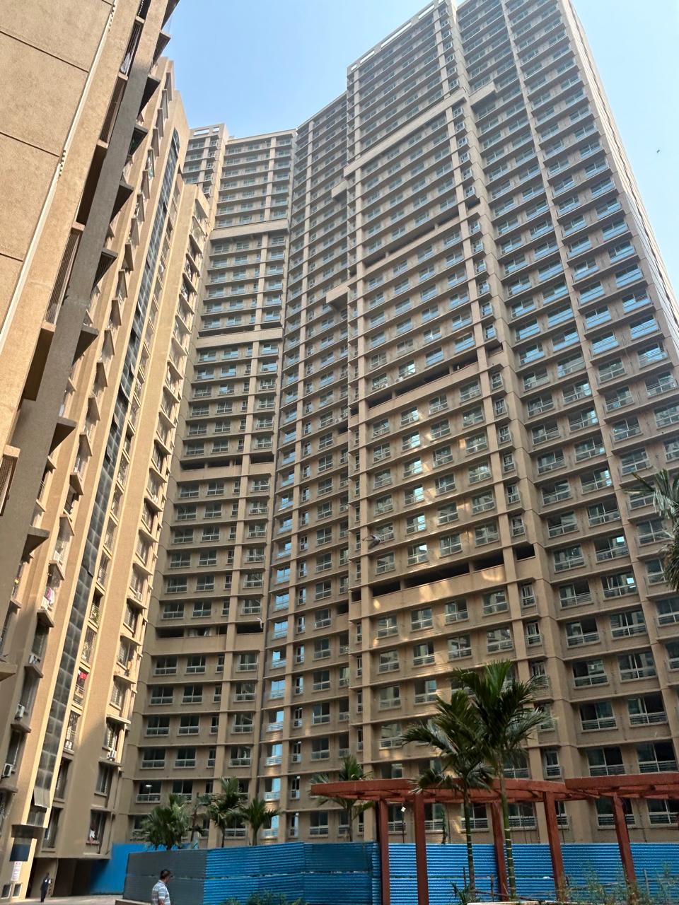 2 BHK Apartment For Sale in Gurukrupa Marina Enclave