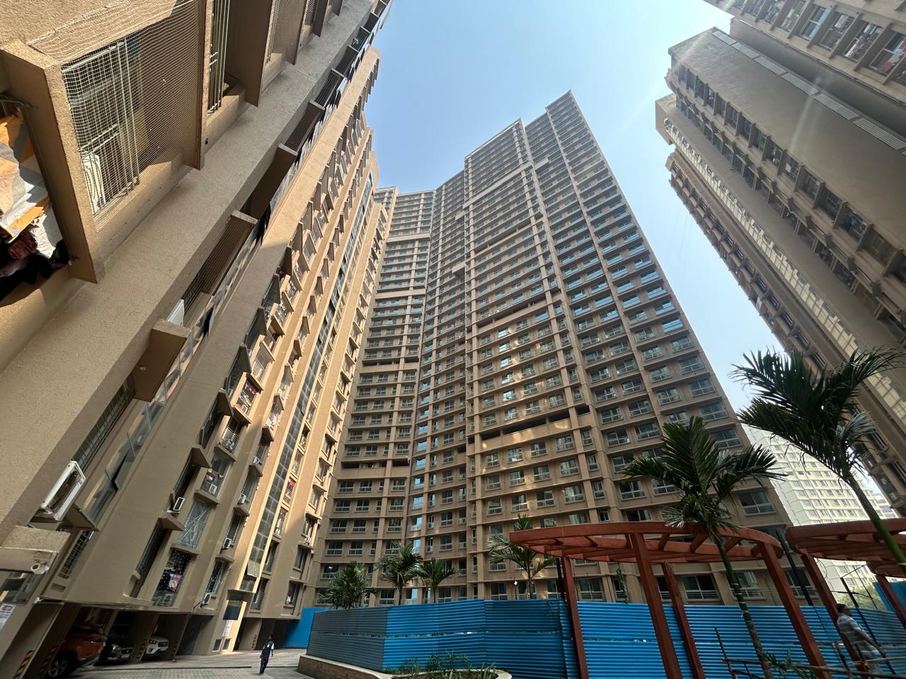 2 BHK Apartment For Sale in Gurukrupa Marina Enclave