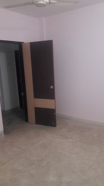 Furnished Amenities in 1.5 BHK Apartment at Mantri Park, Goregaon East – for Rent
