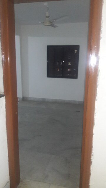 Furnished Amenities in 1.5 BHK Apartment at Mantri Park, Goregaon East – for Rent