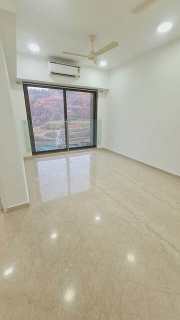Room in 2 BHK Apartment at Kanakia Silicon Valley, Powai – for Rent