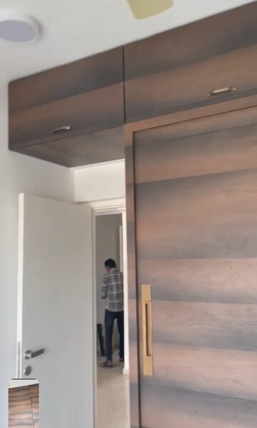 Room in 2 BHK Apartment at Kanakia Silicon Valley, Powai – for Rent