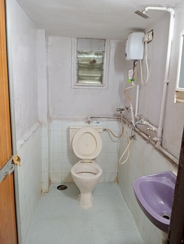 Bathroom in 2 BHK Apartment at Hawa Apartments, Andheri East – for Rent