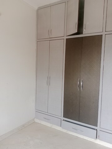 Building Lobby in 1.5 BHK Builder Floor at Sector 25 – for Rent
