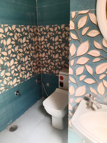 Attached Bathroom in 2 BHK Builder Floor at Sector 25 – for Rent
