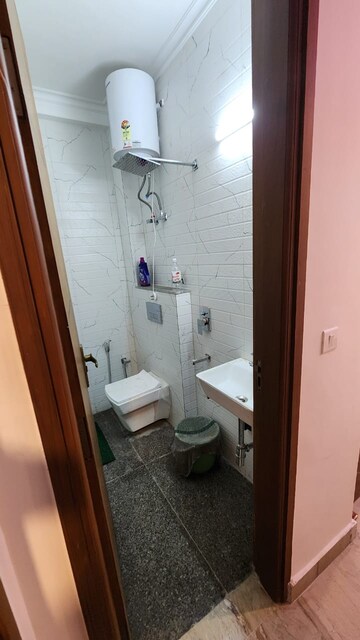 Bathroom in 3 BHK Builder Floor at Safdarjung Enclave – for Rent
