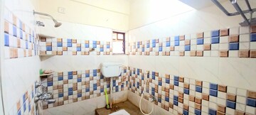 Master Bedroom in 3 BHK Builder Floor at Shibpur – for Rent