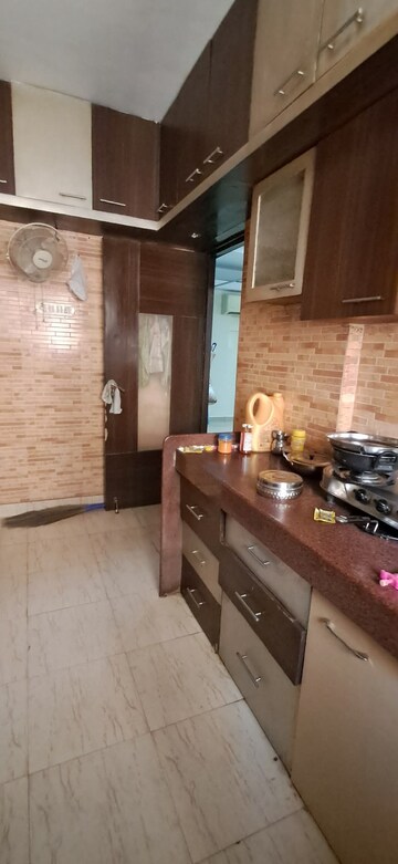 Room in  Pg at Dindoshi – for Rent