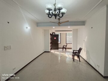 Room in 2 BHK Builder Floor at Sector 55 – for Rent