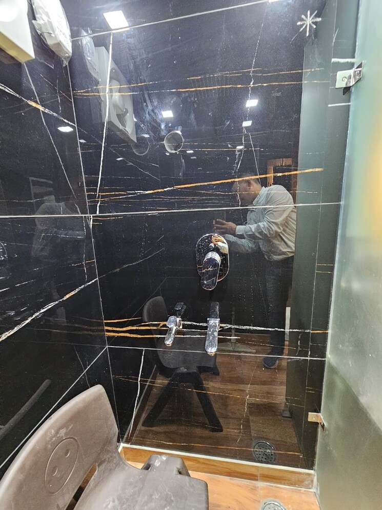 Bathroom, ashok vihar 4 Bedroom 3000 Sq.Ft. Builder Floor In Ashok Vihar Delhi 8173944