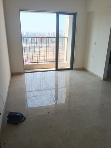 Room in 2 BHK Apartment at Sunteck Maxxworld 4, Naigaon East – for Rent
