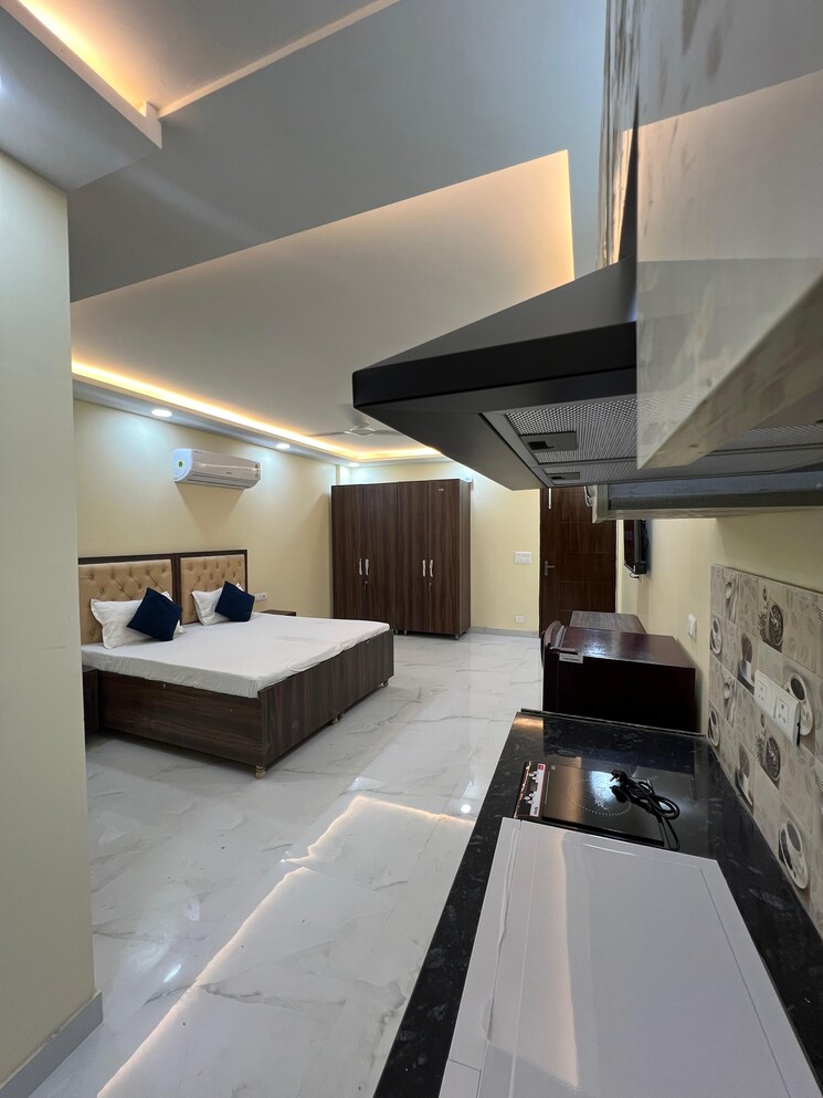 Kitchen, ashok vihar 3 Bedroom 2000 Sq.Ft. Builder Floor In Ashok Vihar Delhi 8173954