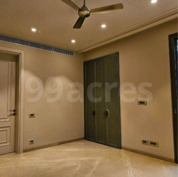 Room in 4 BHK Builder Floor at Greater Kailash ii – for Rent
