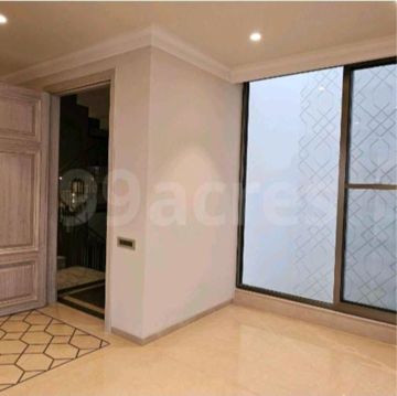 Room in 4 BHK Builder Floor at Greater Kailash ii – for Rent