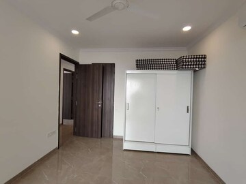 Room in 3 BHK Apartment at The Park Residency Andheri, Andheri West – for Rent