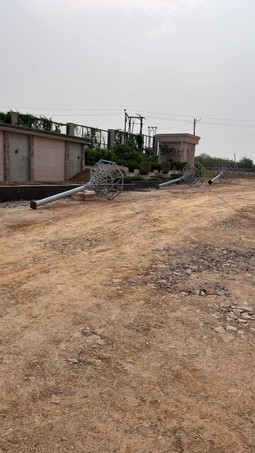 Parking in 3 BHK Villa at Gomti Nagar – for Sale