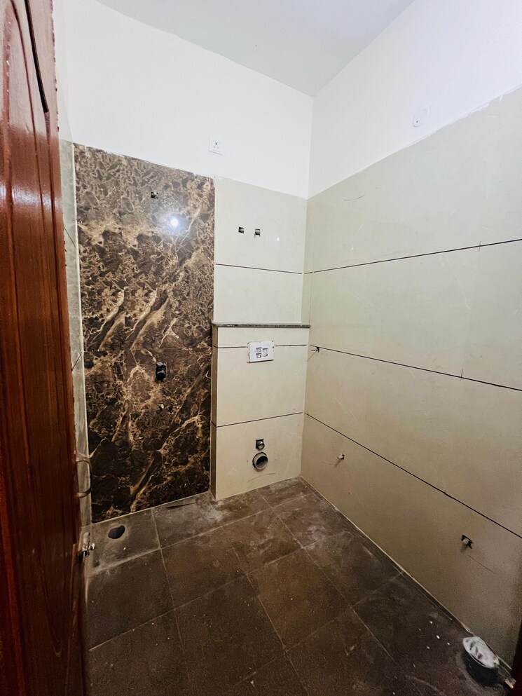Bathroom, kharar mohali road 4 Bedroom 102 Sq.Yd. Independent House In Kharar Mohali Road Kharar 8174035