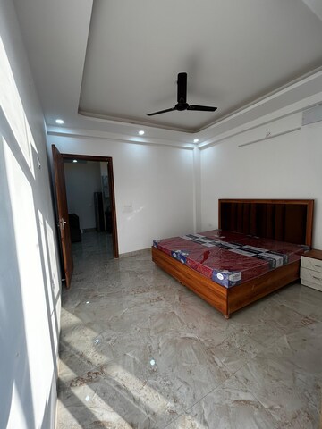 Bedroom in 2 BHK Builder Floor at Sector 57 – for Rent