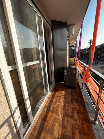 Balcony in 2 BHK Builder Floor at Sector 57 – for Rent