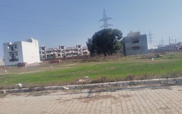 Plot For Sale in Sector 115