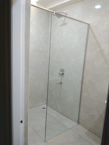 Bathroom in 4 BHK Apartment at Banjara Hills – for Sale