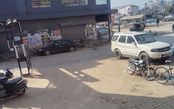 Showroom For Sale in Sector 127