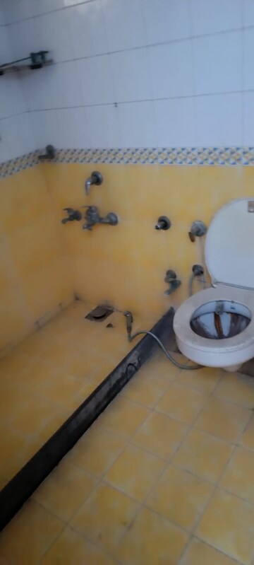 Attached Bathroom in 4 BHK Apartment at Bodakdev – for Rent