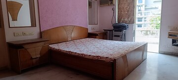 Bedroom in 4 BHK Apartment at Bodakdev – for Rent