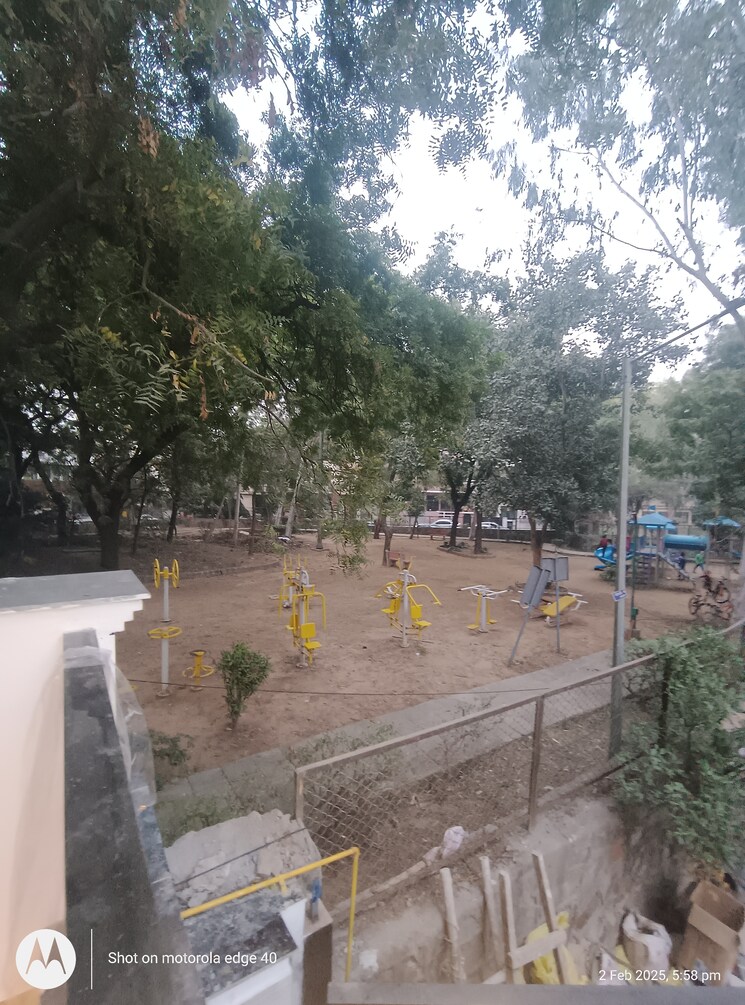 Balcony, shivalik colony 3 Bedroom 195 Sq.Yd. Builder Floor In Shivalik Colony Delhi 8174199