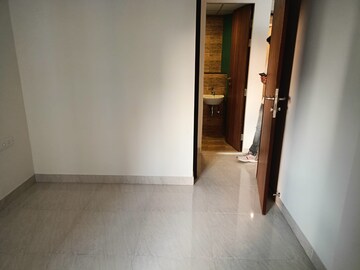 Room in 2 BHK Apartment at Lodha Crown Quality Homes, Majiwada – for Rent