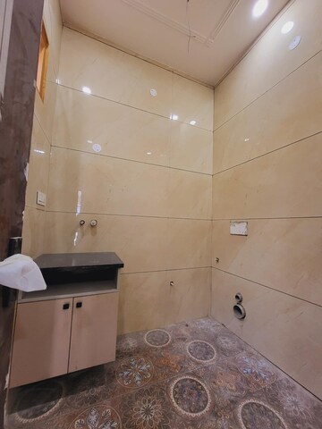 Bathroom in 3 BHK Builder Floor at Green Fields Colony – for Sale