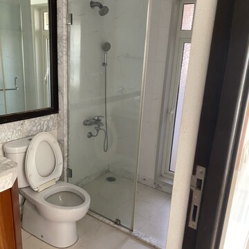 Bathroom in 3.5 BHK Apartment at Powai – for Rent
