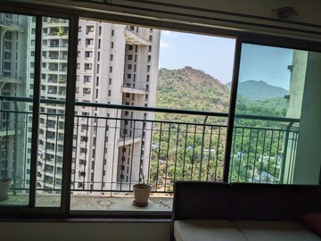 Room in 3 BHK Apartment at Neelkanth Greens, Manpada – for Rent