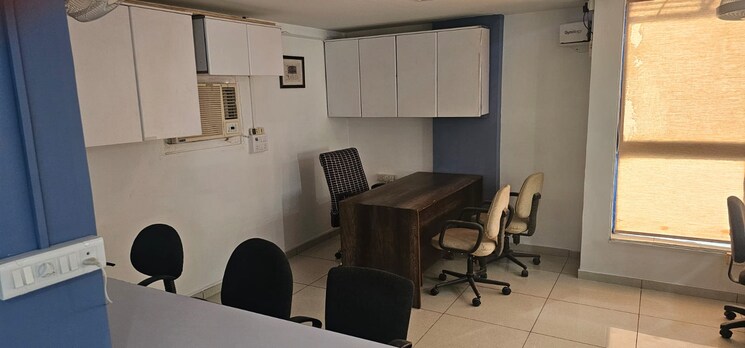 Team Area, ashram road Commercial Office Space 800 Sq.Ft. In Ashram Road Ahmedabad 8174399