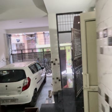 1 BHK Builder Floor For Rent in New Ashok Nagar Delhi  8174477