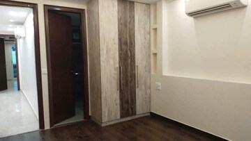 Room in 3 BHK Builder Floor at Sushant Lok 1, Sector 43 – for Rent