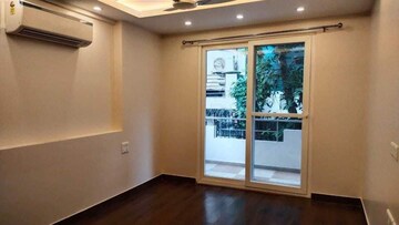 Room in 3 BHK Builder Floor at Sushant Lok 1, Sector 43 – for Rent