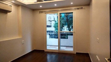 Room in 3 BHK Builder Floor at Sushant Lok 1, Sector 43 – for Rent