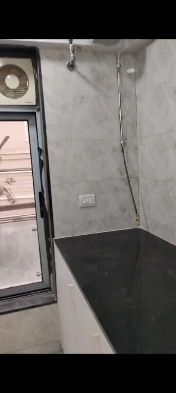 Furnished Amenities in 3 BHK Apartment at Vile Parle East – for Rent