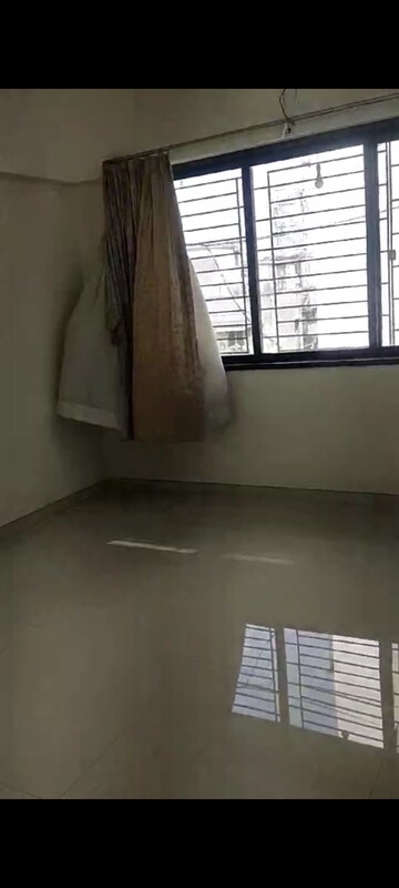 Room in 3 BHK Apartment at Vile Parle East – for Rent