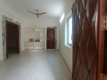 Room in 1 BHK Apartment at Kondapur – for Rent