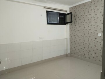 Room in 1.5 BHK Apartment at Savitri Nagar – for Sale