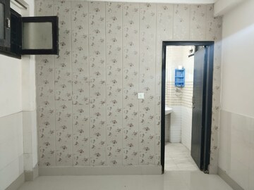 Room in 1.5 BHK Apartment at Savitri Nagar – for Sale