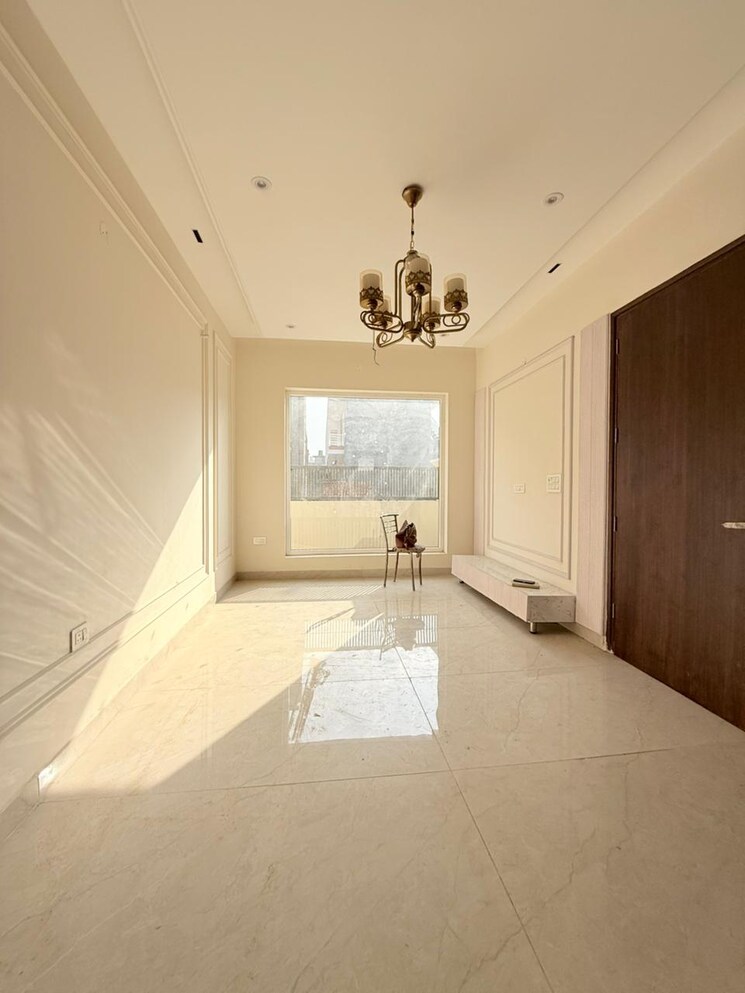 Room, sector 123 3 Bedroom 100 Sq.Yd. Apartment In Sector 123 Mohali 8174608