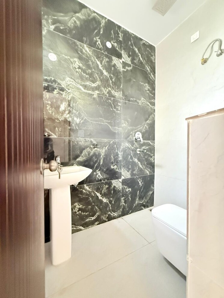 Bathroom, sector 123 3 Bedroom 100 Sq.Yd. Apartment In Sector 123 Mohali 8174608