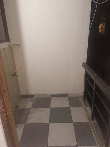 Balcony in 1 BHK Builder Floor at Sushant Lok 1, Sector 43 – for Rent
